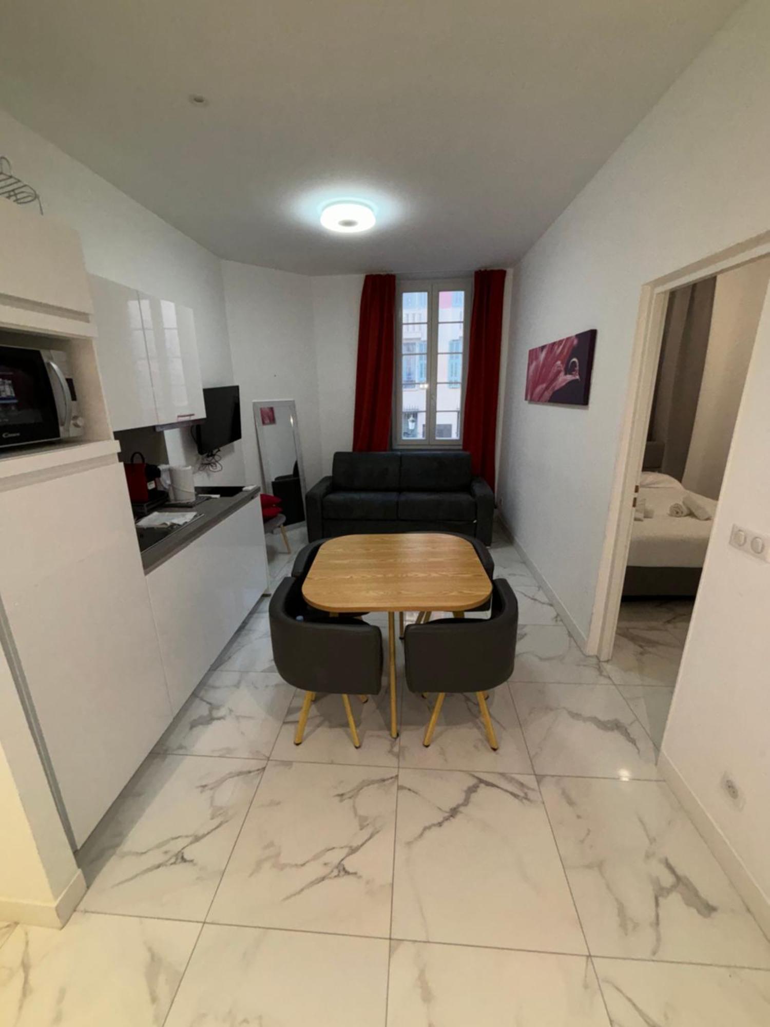 Appartement 4 Couchages Idealement Place Promenade Des Anglais / Cours Saleya Nizza Esterno foto