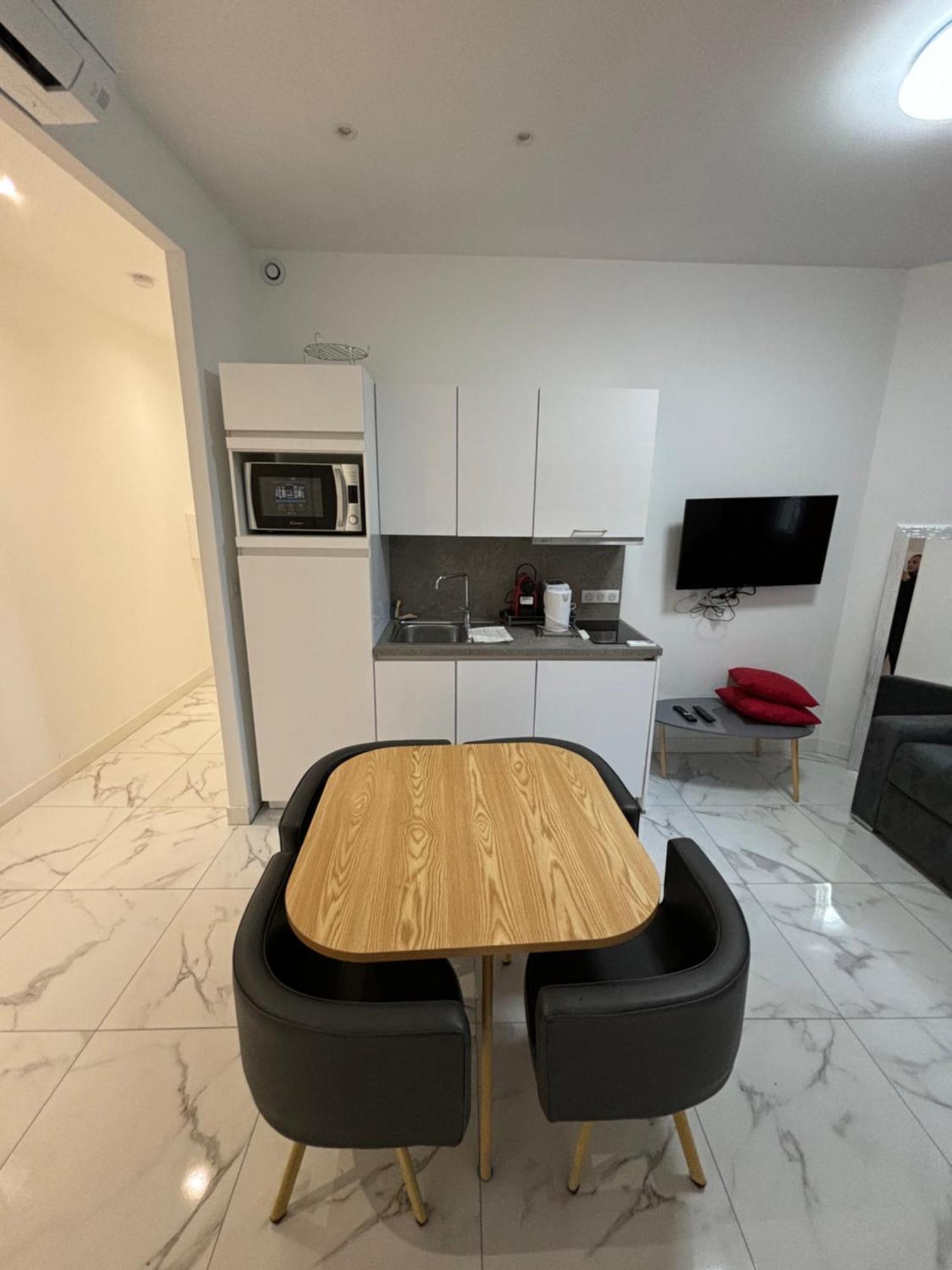 Appartement 4 Couchages Idealement Place Promenade Des Anglais / Cours Saleya Nizza Esterno foto