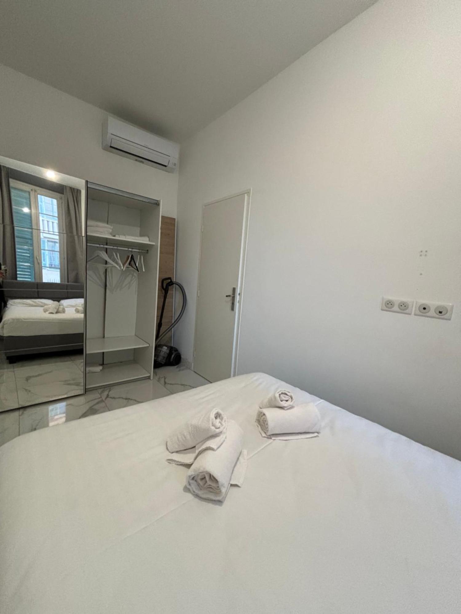 Appartement 4 Couchages Idealement Place Promenade Des Anglais / Cours Saleya Nizza Esterno foto